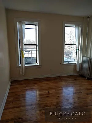 Rented by BRICK & GALO REALTY CORP | media 30