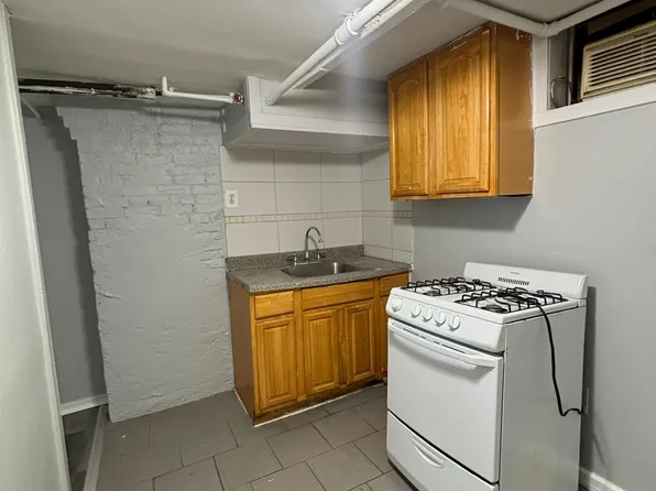 198 Parker St #B, Newark, NJ 07104