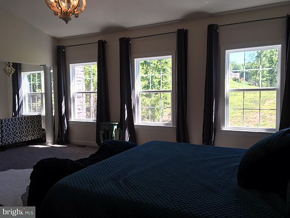 4th image of 46 46 Dons Way
