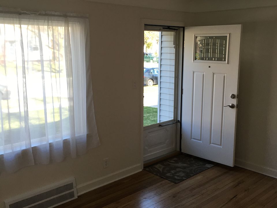 1st image of 2944 N Alexander Ave