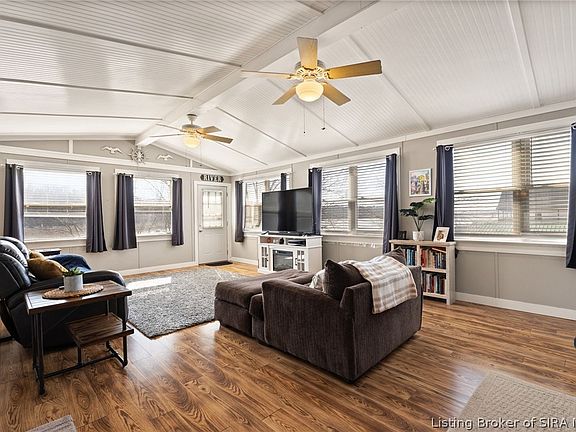 3rd image of 4618 Rivers Edge Drive