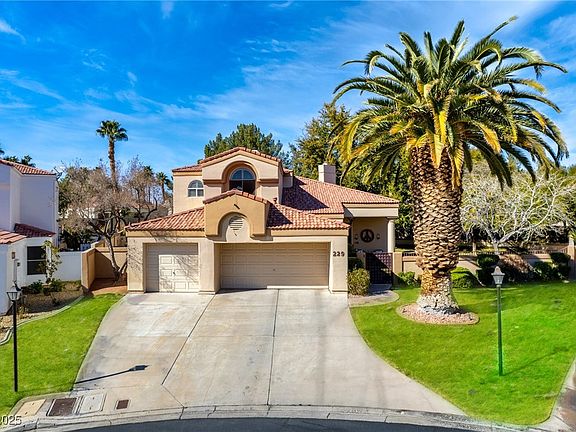 2nd image of 229 Drysdale Cir