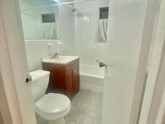 5th image of 600 E Broadway #1