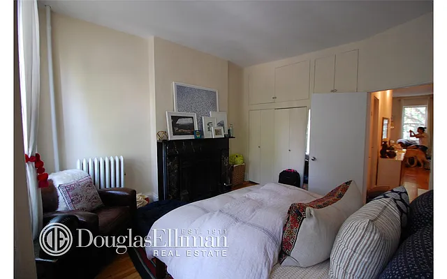 Rented by Douglas Elliman | media 36
