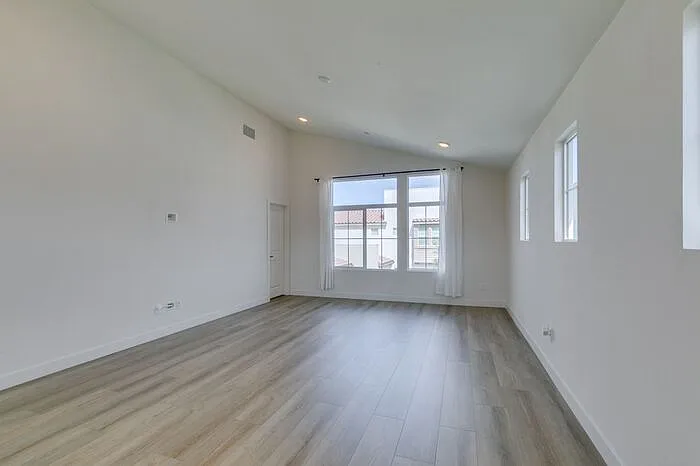 759 Faircliff Ct — Photo 33