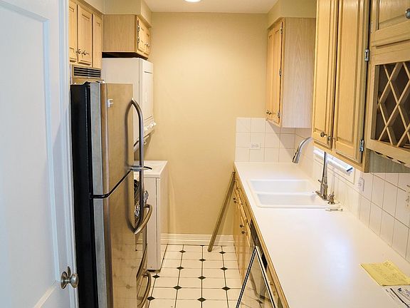 Kitchen, including stainless appliances and w/d.