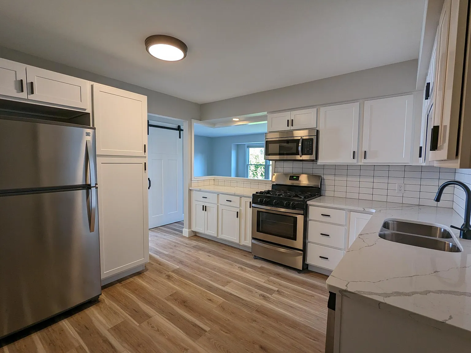 3 bed, 1.5 bath, 1100 sqft, $1,700 — Photo 1