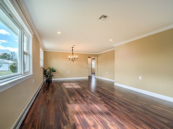 3rd image of 223 Parisian Ct