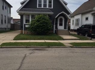 932 Blaine Ave, Racine, WI 53405