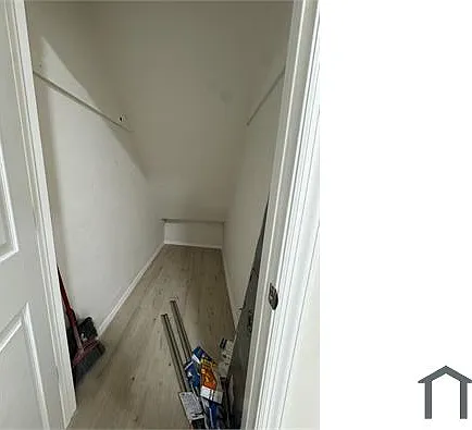 3 bed, $3,500 — Photo 4