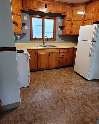 4th image of 2611 Ferry Ave