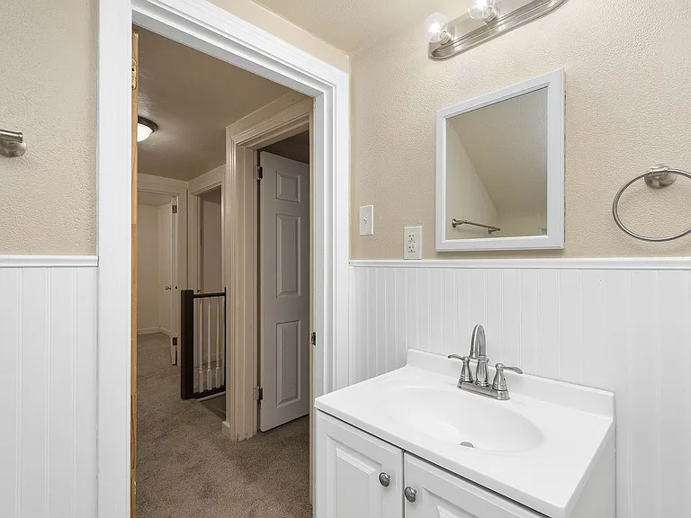 610 Brown Ave — Photo 16