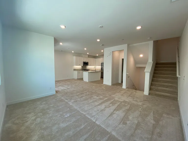 307 Carmona — Photo 8