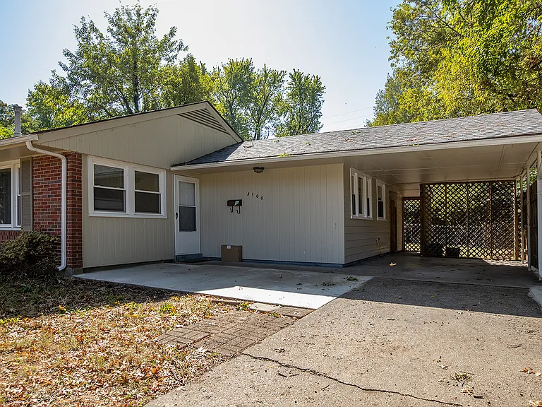 3100 Furman Blvd — Photo 2