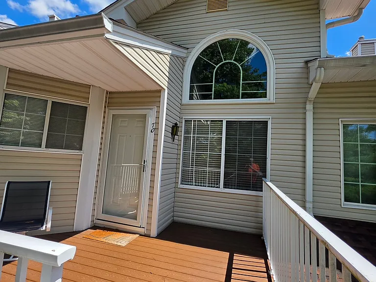70 Academy Ct — Photo 2