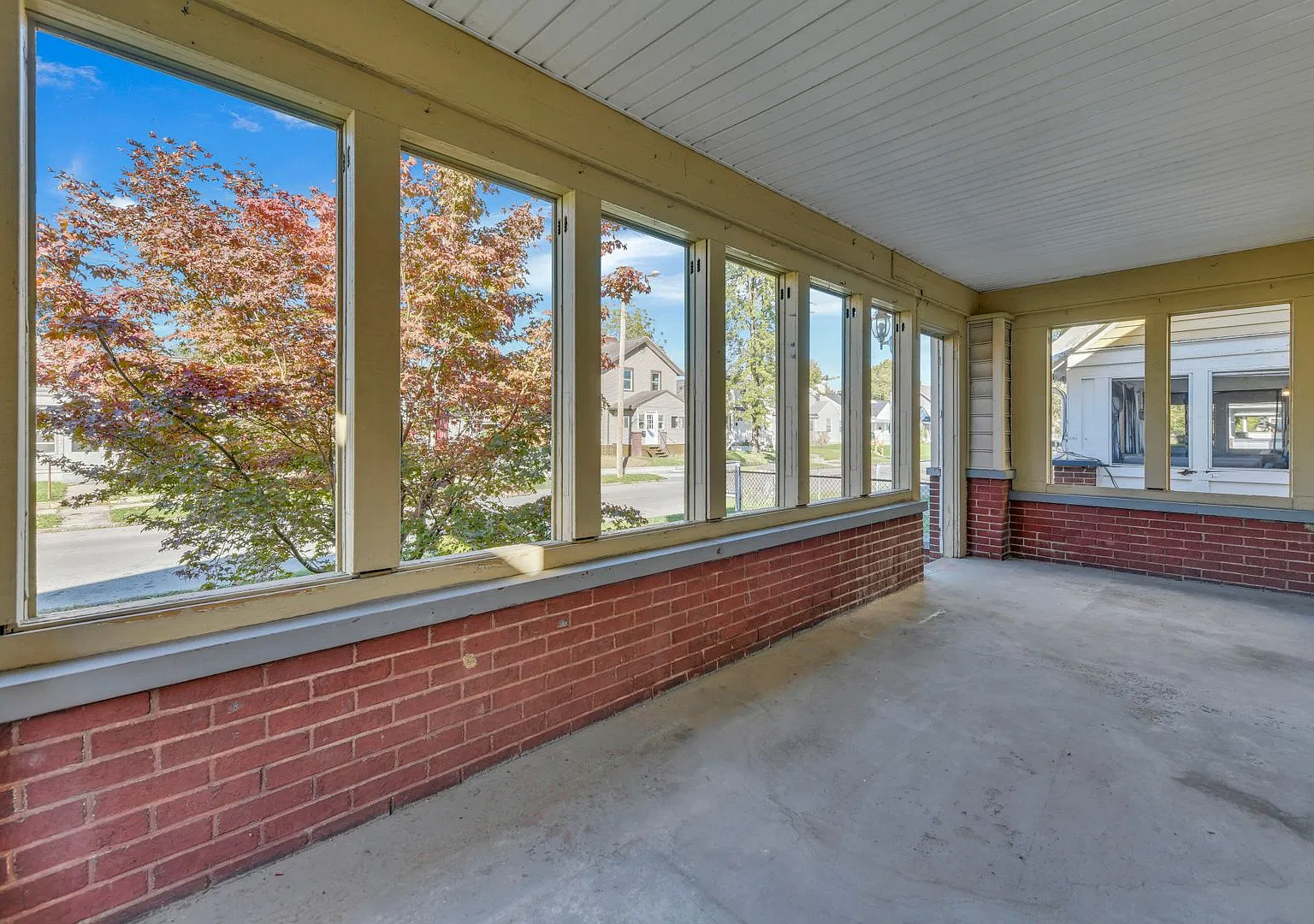 Spacious 3-Bedroom Home with Flexible Bonus Space, Basement & Detached Garage | South Linden | $1... — Photo 4