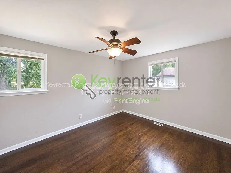 543 McLean St — Photo 20