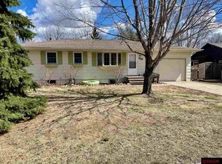 615 Ronell St, Saint Peter, MN 56082