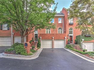 317 Jefferson Cir, Sandy Springs, GA
