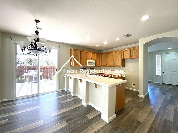 5th image of 8129 Horncastle Ave
