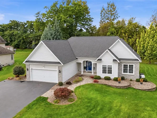 21 Birdsong Ter, Spencerport, NY 14559