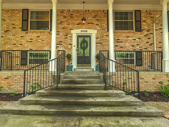 2nd image of 2608 Black Oak Ln