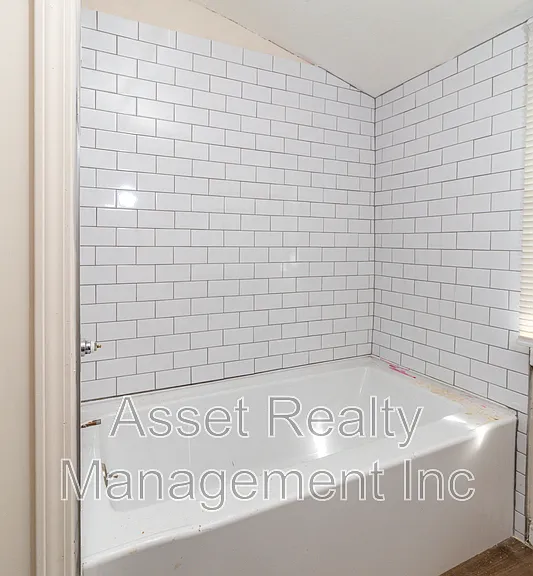 221 Hawthorne Ave #2 — Photo 24