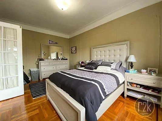 Rented by Realty 2000 Corp | media 7