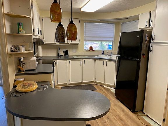 3rd image of 601 Chestnut Ct #B29