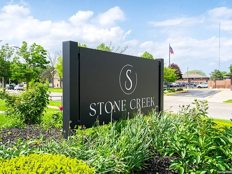 Stonecreek Apartments — Photo 18