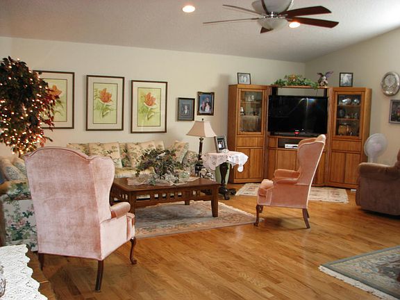 2nd image of 1101 Palm Blvd