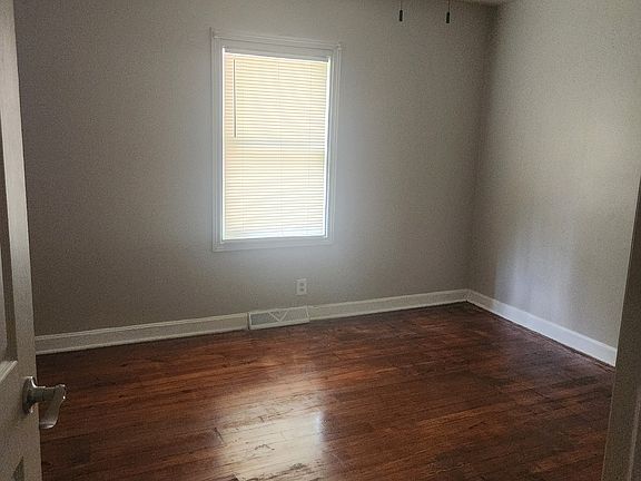 5th image of 106 Glenn Rd