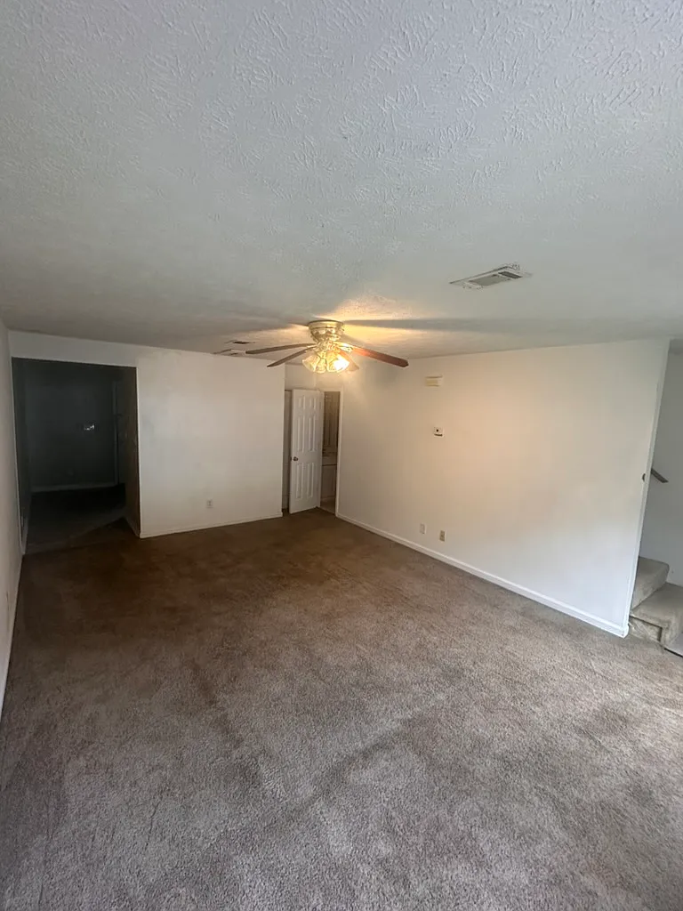 2 bed, 1.5 bath, 1120 sqft, $1,300 — Photo 3