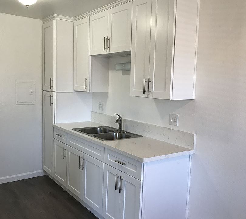 1st image of 15735 Blaine Ave APT 9