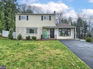 71 Valley Rd, Hummelstown, PA 17036