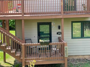 9642 S Lake Ridge Dr, Bloomington, IN 47401