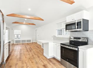 251 Pelham Rd, Amherst, MA 01002