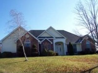 2135 Stonewood Cir, Sedalia, MO 65301