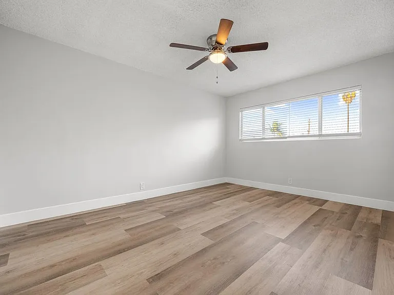 815 Victor Ave — Photo 18