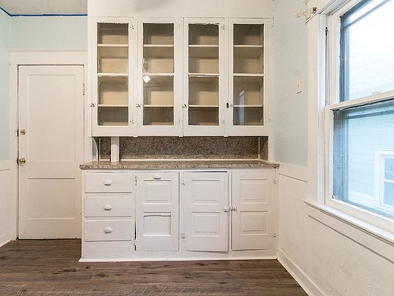 Upper kitchen