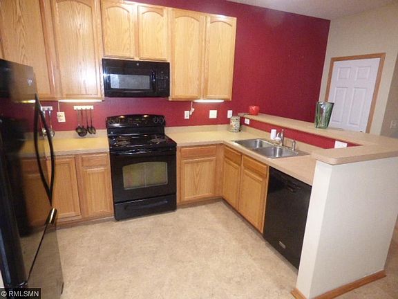 5th image of 9674 Linden Ln N