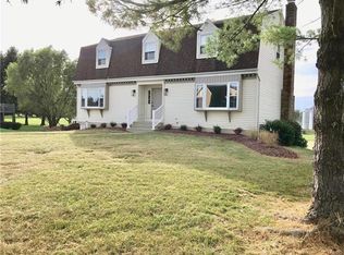 2900 Tuscany Dr, Easton, PA 18040