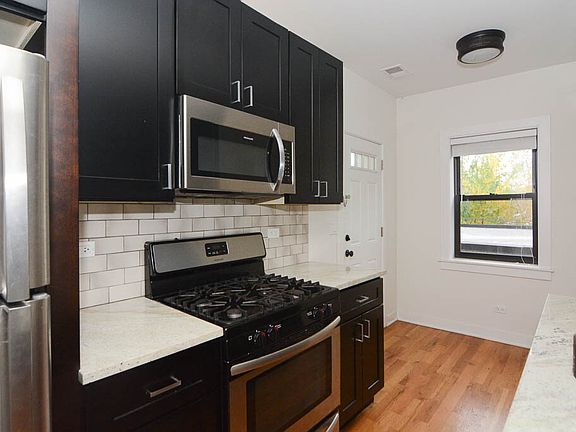 4th image of 2207 W Eastwood Ave #S1