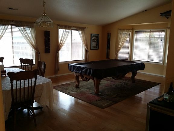 3rd image of 5112 Dundas Ln