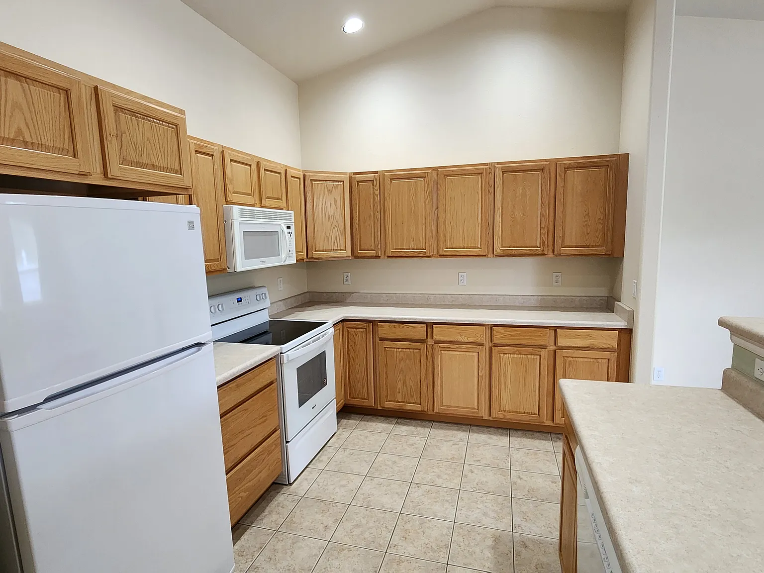 3 bed, 1421 sqft, $1,950 — Photo 4