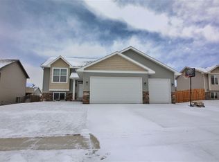 2728 Academy Rd, Minot, ND 58703