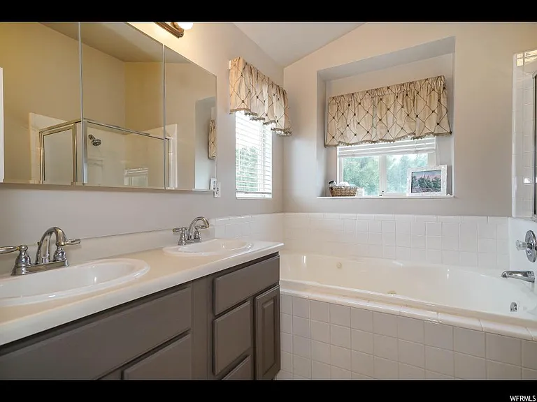 804 Creek Ln — Photo 15