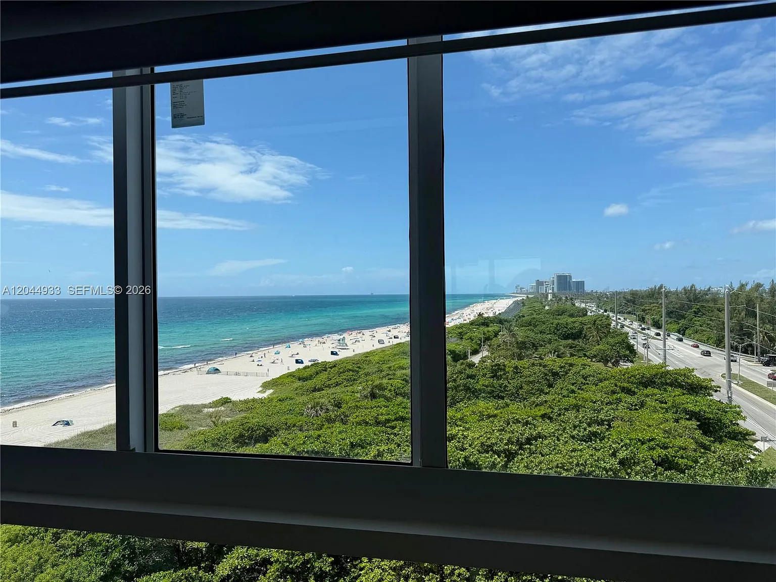 2 bed, 2.0 bath, 1401 sqft, $4,700 — Photo 3