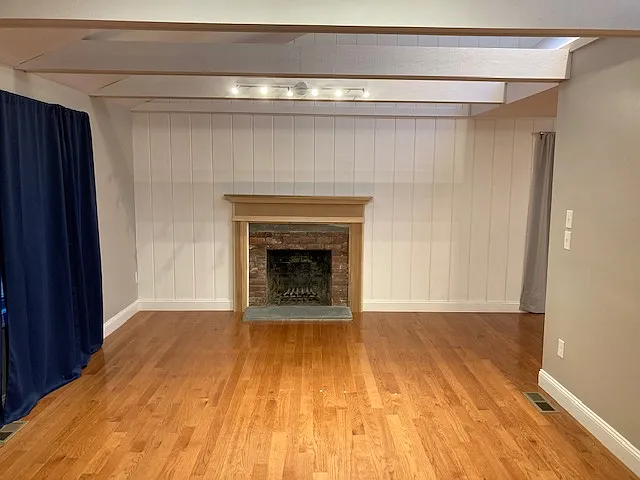 1185 Bay Rd — Photo 4