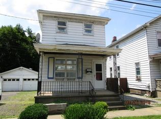 44 Plum St, Ambridge, PA 15003